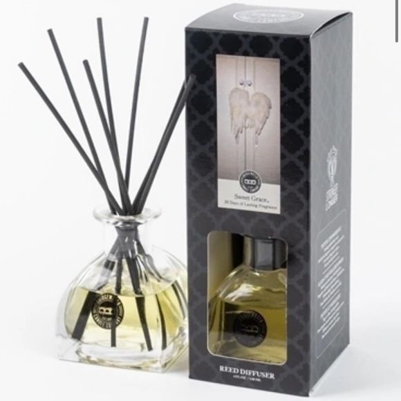 Sweet Grace Reed Diffuser - Picture 3 of 4